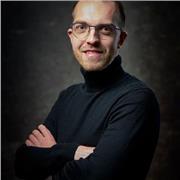 Professeur particulier, pédagogue, par expérience, j’ai formé des personnes âgées qui partait de 0. Je m’adapte à mon élève